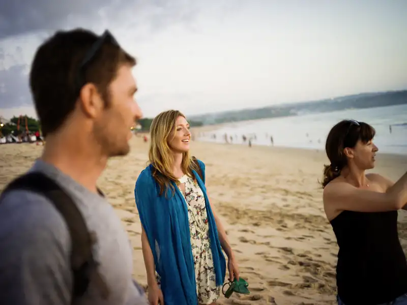 Auch ein Strandtag auf der traumhaften Insel Bali darf auf dieser Marco Polo Reise nach Indonesien in unserem Programm nicht fehlen. Genießen Sie das Rauschen der Wellen und beobachten Sie die Surfer auf dem Wasser!