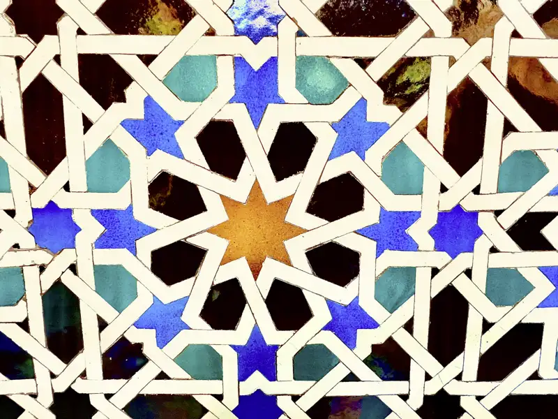 Typische Kachelkunst finden Sie in Cordoba und immer wieder auch anderswo auf Ihrer individuellen Rundreise durch Andalusien.