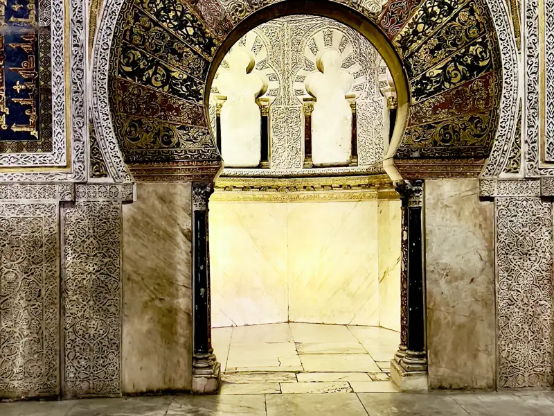 Fantastische Baukunst in der Mezquita von Cordoba in Andalusien.