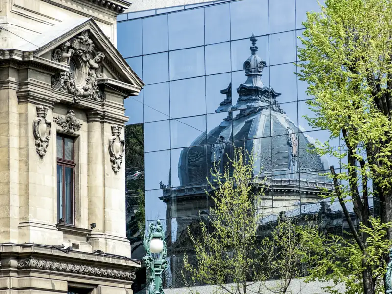 Die Kontraste von Alt und Neu in Bukarest sind ein spannender Auftakt Ihrer individuellen Rundreise durch Rumänien.