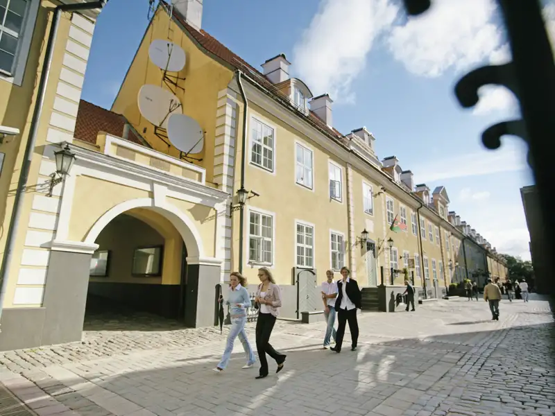 Erkunden Sie die Altstadt von Riga und besuchen Sie die zahlreichen Sehenswürdigkeiten der lettischen Hauptstadt.