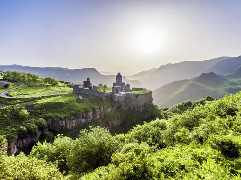 Auf Ihrer individuellen Rundreise durch Armenien und Georgien besuchen Sie in Armenien unter anderem das Kloster Tatev.