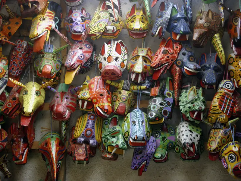 Auf Ihrer indididuellen Rundreise durch Guatemala haben Sie Zeit, auf den Märkten in Antigua oder Chichicastenango im vielfältigen Angebot an Kunsthandwerk zu stöbern.