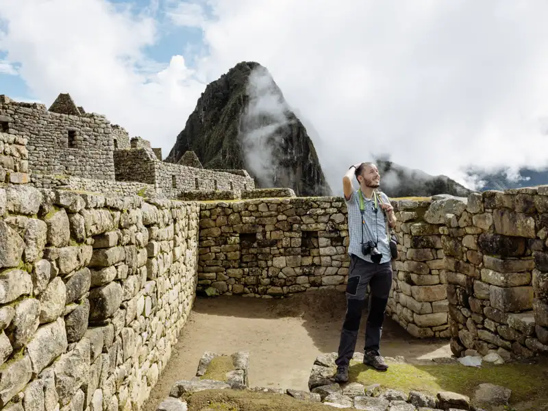 Einer der Höhepunkte Ihrer individuellen Rundreise durch Peru: die in den Kordilleren versteckte Inkastadt Machu Picchu, die erst 1911 wiederentdeckt wurde.
