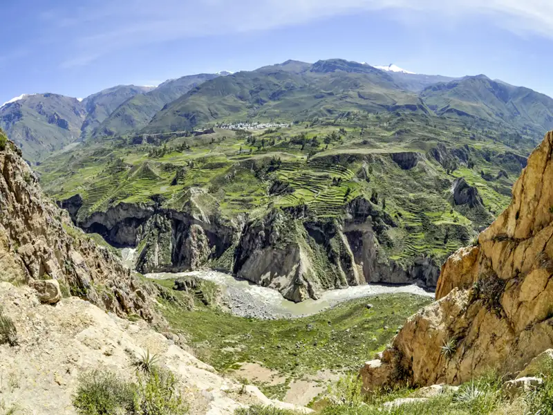 Ihre individuelle Rundreise durch Peru führt Sie in den Colca-Canyon. Die atemberaubende Bergwelt und die uralten Terrassenanlagen, Meisterwerke aus vorinkaischer Zeit, werden Sie faszinieren.