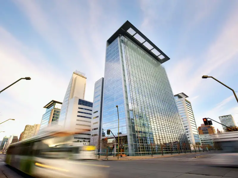Kontrastprogramm auf Ihrer individuellen Rundreise durch Argentinien und Chile: Nach den Naturwundern in Patagonien erwartet Sie in der chilenischen Hauptstadt Santiago modernes Großstadtleben.