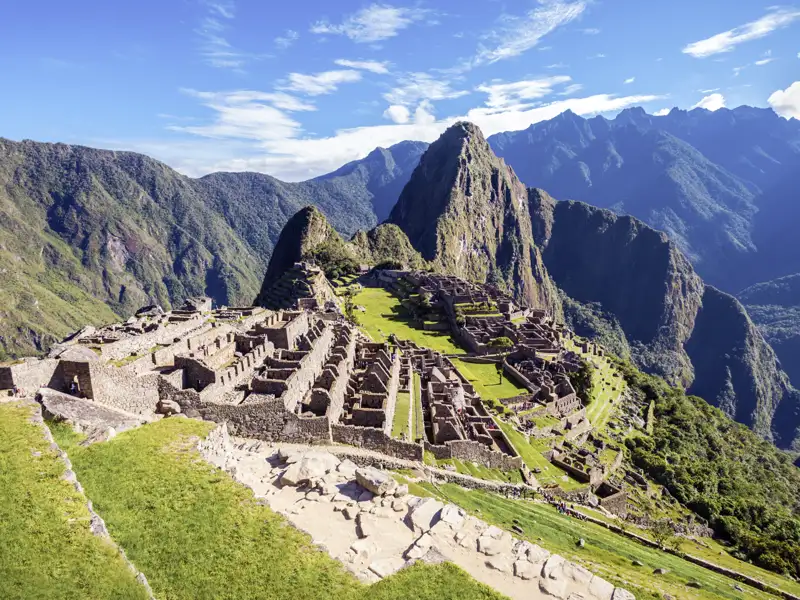 Ein Highlight Ihrer individuellen Rundreise durch Chile, Bolivien und Peru ist der Besuch der Inkastätte Machu Picchu. Die vom Dschungel überwucherte Ruinenstadt über dem Rio Urubamba wurde erst 1911 wiederentdeckt.