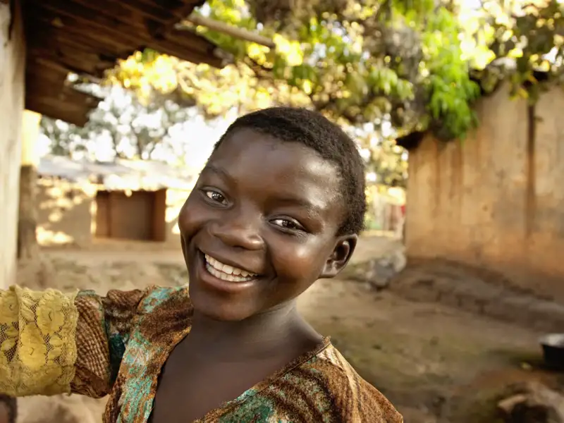 Auf Ihrer Reise durch Sambia sind Sie mit einem Ranger unterwegs. In den Dörfern bekommen Sie einen Eindruck vom Alltagsleben der Bewohner.