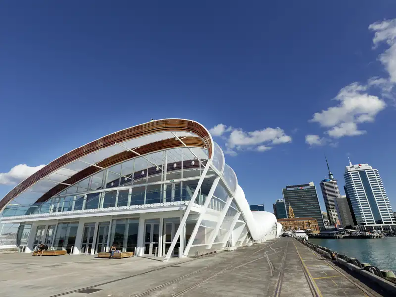 Zum Auftakt Ihrer individuellen Rundreise durch Neuseeland erkunden Sie mit Ihrem Driver-Guide Auckland.