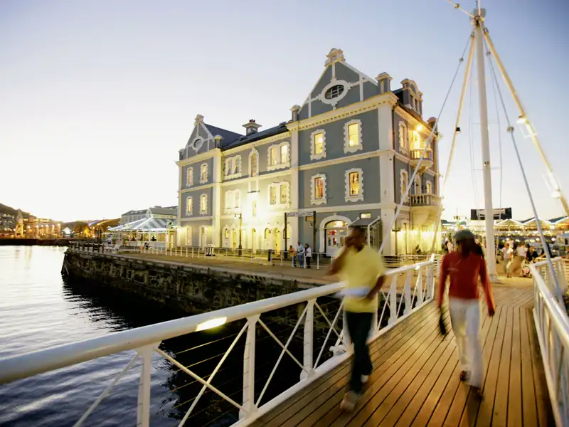 Auf unserer Reise durch Südafrika haben wir auch ausreichend Zeit, eigene Wege zu gehen. Zum Beispiel beim Bummel entlang der Waterfront in Kapstadt.