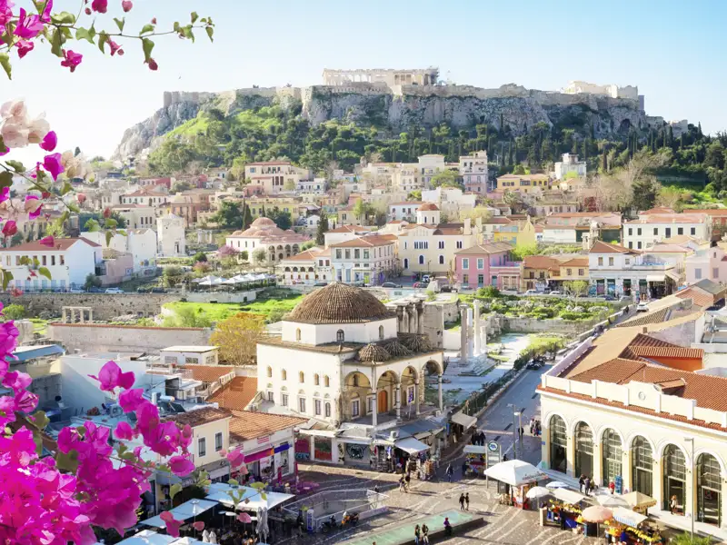 Auf unserer YOUNG LINE Rundreise durch Griechenland besuchen wir die Metropole Athen - packendes Großstadtflair zwischen antiken Zeugnissen.