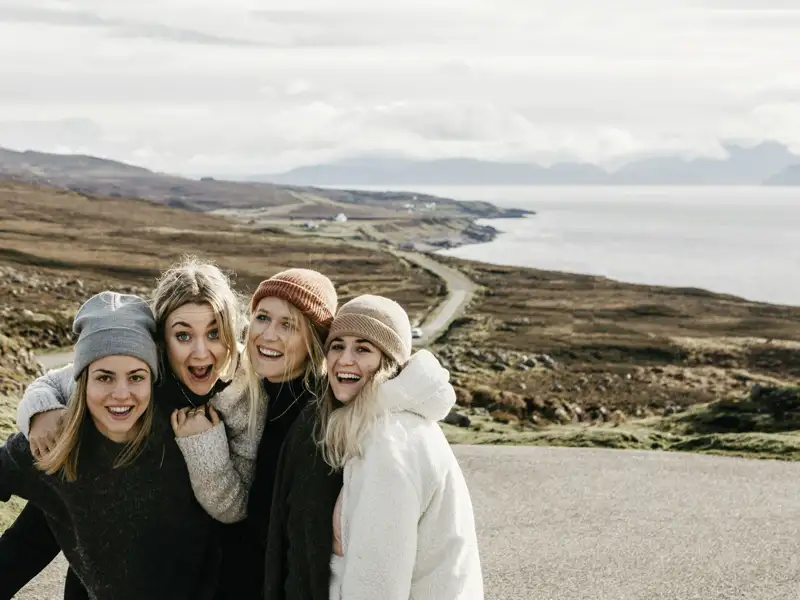 Auf unserer Rundreise mit YOUNG LINE durch Schottland erkunden wir die raue Küste und wandern durch die Highlands.