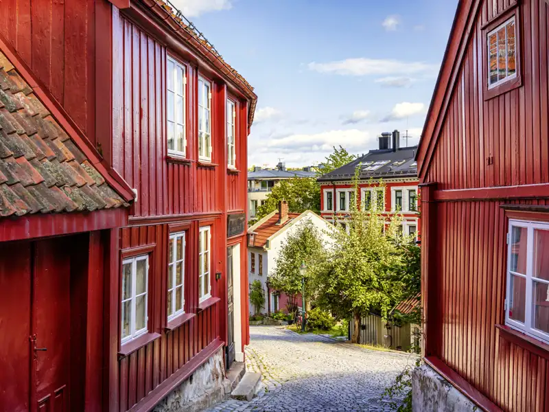 Gemeinsam mit unserem Scout erkunden wir auf unserer YOUNG LINE Reise nach Norwegen Oslo - vom modernen Fjordstadt-Projekt bis hin zu Altstadtgassen.