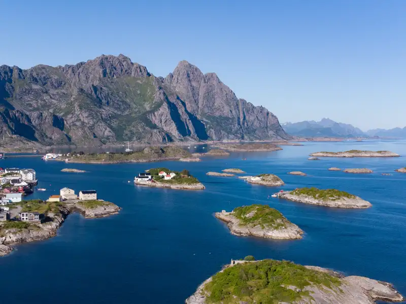 Diese YOUNG LINE Reise nach Norwegen für Singles und Alleinreisende ab 35 führt in die abenteuerliche Inselwelt der Lofoten.