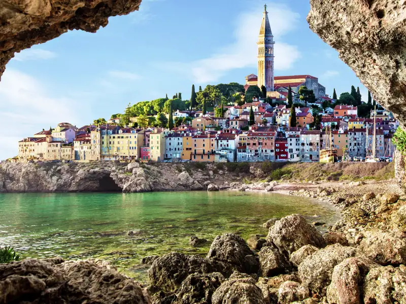Nach zahlreichen Outdoor-Aktivitäten auf unserer YOUNG LINE Rundreise durch Slowenien darf etwas Erholung am Strand nicht fehlen, und wo ginge das besser als in dem wunderschönen Küstenstädtchen Piran.