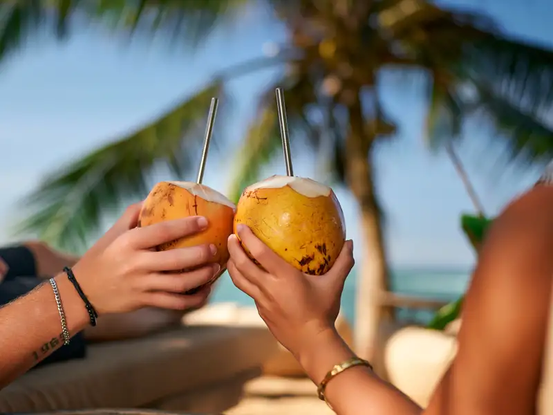 Am Ende unserer YOUNG LINE Rundreise durch Sri Lanka genießen wir die Zeit zum Entspannen am Strand von Bentota.