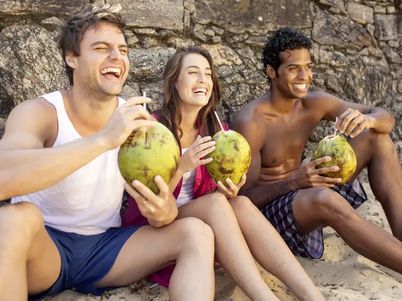 Gemeinsam in der Gruppe junger Traveller haben wir auf unserer YOUNG LINE Rundreise viel Spaß und genießen unsere Urlaubstage am Strand von Costa Rica.