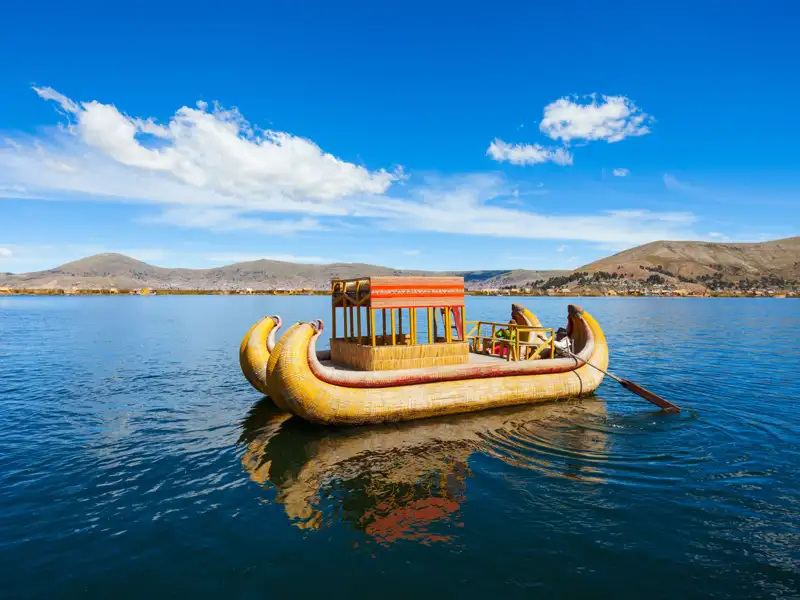 Highlight der YOUNG LINE TRAVEL Rundreise durch Peru ist der Besuch der schwimmenden Dörfer im Titicacasee auf jeden Fall. Wir treffen die strickenden Männer und übernachten sogar auf einer der Inseln.