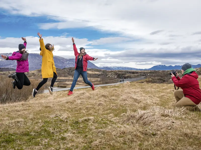 Auf unserer YOUNG LINE Rundreise durch Island bewundern wir die ursprüngliche Natur der Insel - wild, rau, echt  und jederzeit ein Foto wert!