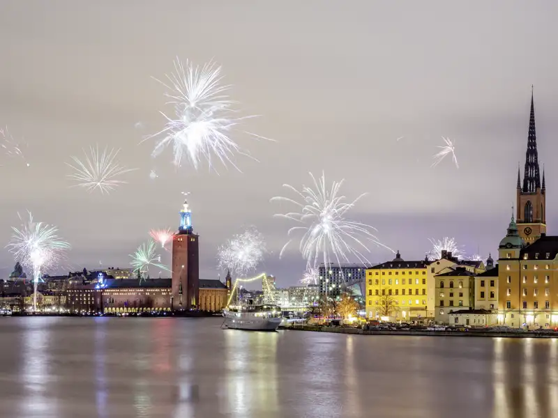 Gemeinsam begrüßen wir das neue Jahr in Schwedens Hauptstadt.