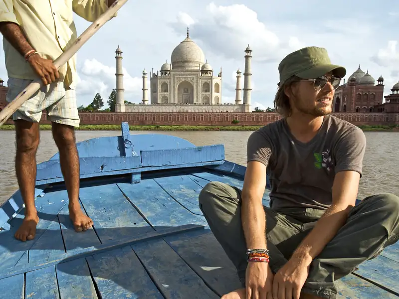 Auch mal ganz entspannt reisen wir in kleiner Gruppe durch Rajasthan und sehen das Taj Mahal.