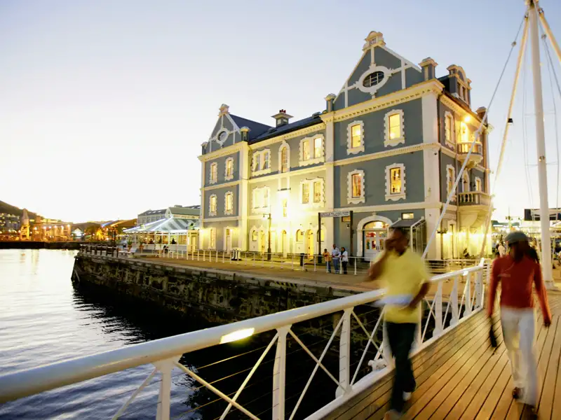 Auf unserer Rundreise mit Marco Polo durch Südafrika haben wir auch ausreichend Zeit, eigene Wege zu gehen. Zum Beispiel beim Bummel entlang der Waterfront in Kapstadt.