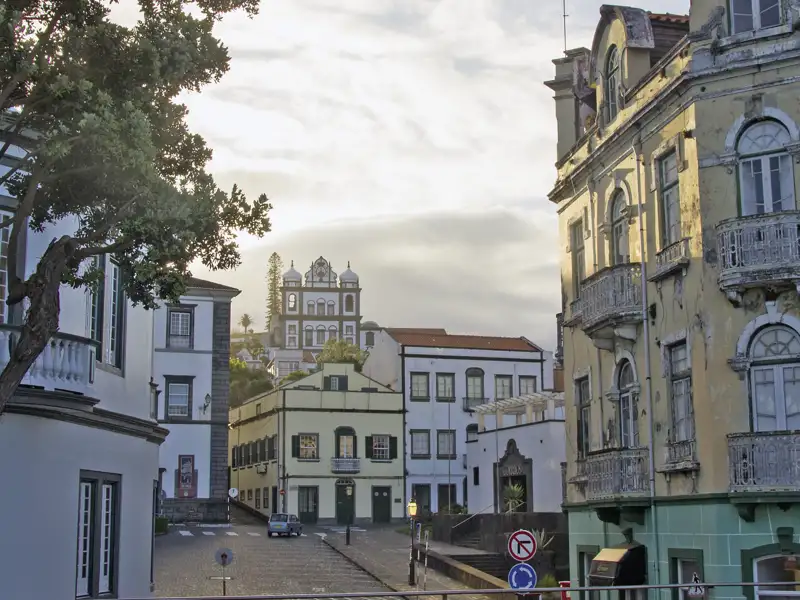 Auf unserer Marco Polo Entdeckerreise auf die Azoren verbringen wir vier Nächte in Horta - Treffpunkt der Weltumsegler - auf der Insel Faial.