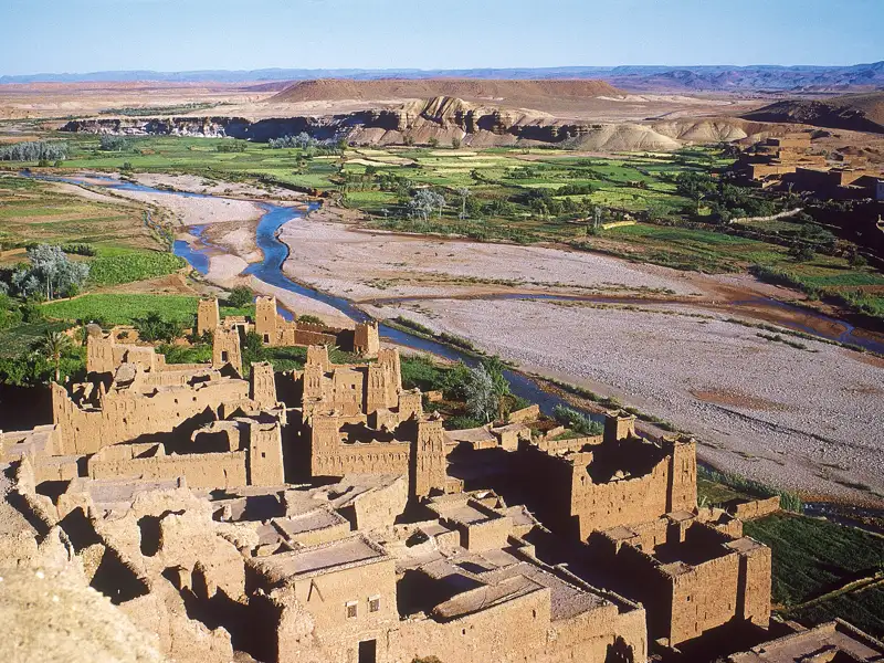 Blick vom höchsten Punkt des Wehrdorfs von Ait Benhaddou, wo schon viele Filme gedreht wurden, so zum Beispiel "Gladiator".