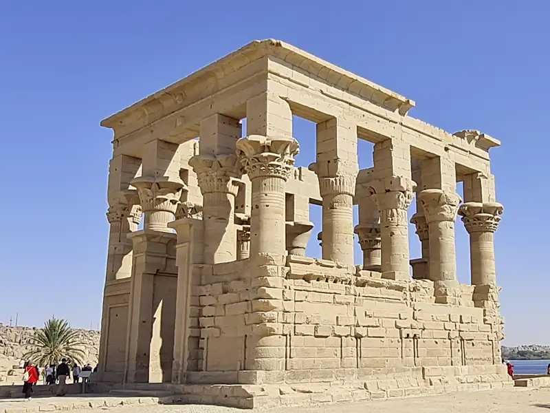 Unsere Marco Polo Reise in kleiner Gruppe führt uns auch nach Philae im Süden von Ägypten.