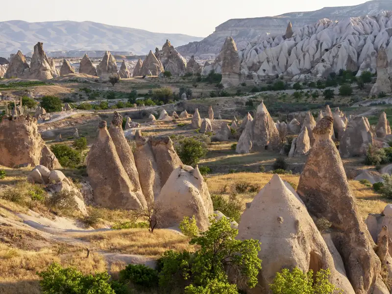 Auf unserer Rundreise mit YOUNG LINE durch die Türkei statten wir den Feenkaminen in Kappadokien einen Besuch ab.