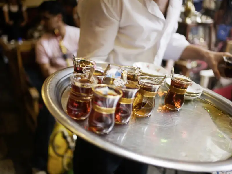 Auf der Rundreise mit Marco Polo durch die Osttürkei geießen Sie bestimmt das eine oder andere Glas Cay, den traditionellen Tee.