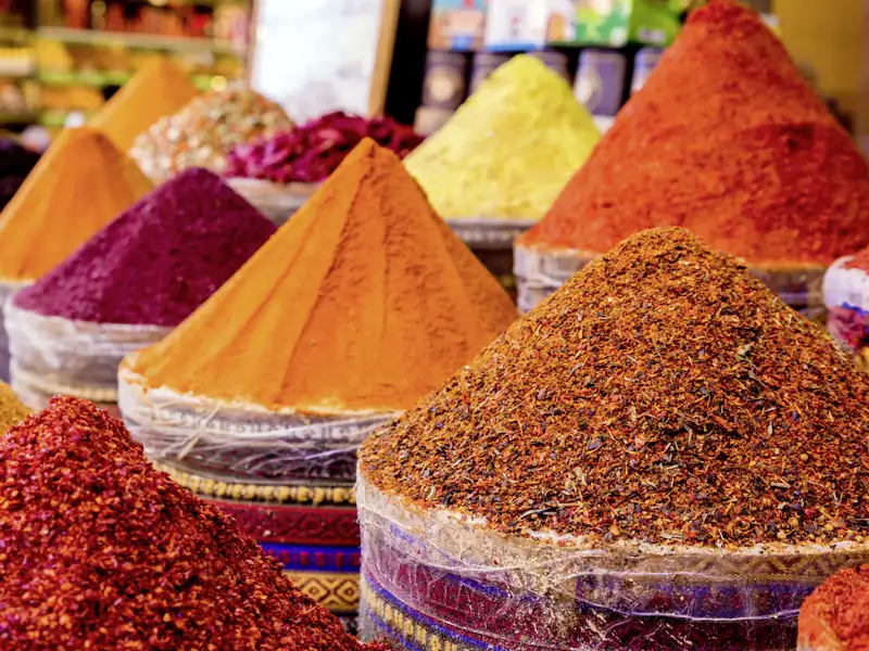 Auf Ihrer Städtereise nach Istanbul sind Sie auch auf dem Gewürzmarkt unterwegs.
