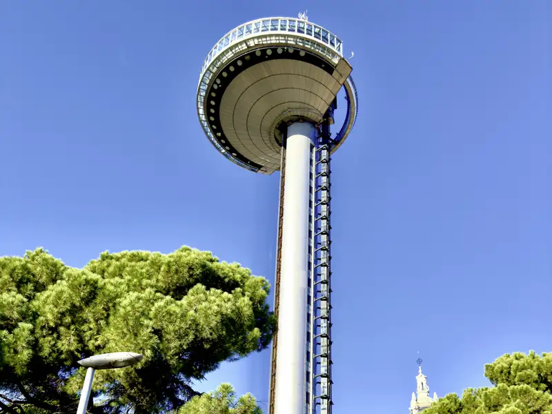 Auch Madrid hat einen Leiuchtturm: den Aussichtsturm Faro de Monclora.