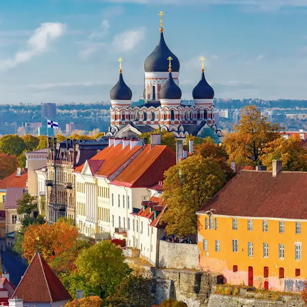 Zum Auftakt Ihrer individuellen Rundreise im Mietwagen durch das Baltikum erkunden Sie die Hauptstadt Tallinn mit dem Domberg, alten Hansehäusern und der eindrucksvollen Alexander-Newski-Kathedrale.