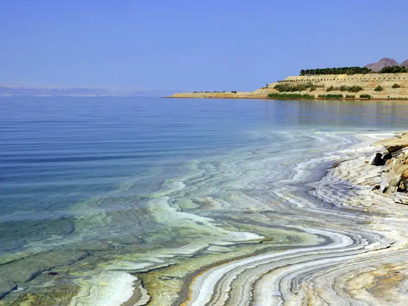 Auf Ihrer Marco Polo Rundreise durch Jordanien kommen Sie auch zum Toten Meer und können das mit dem Floaten mal selbst ausprobieren.