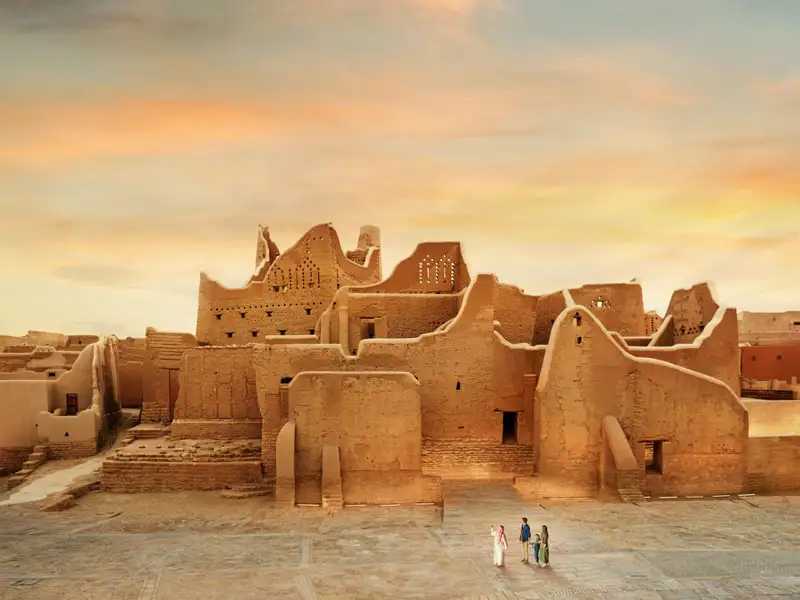 Auf Ihrer individuellen Rundreise nach Saudi-Arabien besuchen Sie auch das Viertel At-Turaif in Diriyah mit seinen Lehmbauten, UNESCO-Welterbe.