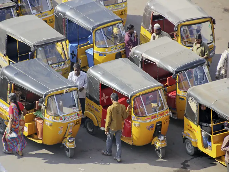Die gelben Tuk-Tuks sind ein beliebtes Fortbewegungsmittel in Indien und bestimmen an vielen Orten das Straßenbild. Auf Ihrer individuellen Rundreise durch Südindien werden Sie sie bestimmt oft zu sehen bekommen.