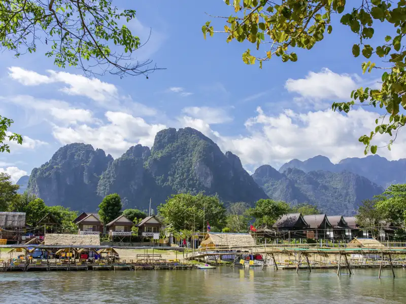 Auch ein Besuch von Vang Vien darf nicht fehlen auf Ihrer individuellen Rundreise durch Laos und Kambodscha.