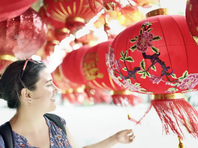 Auf Ihrer individuellen Reise durch Malaysia haben Sie sicher auch Zeit, auf einem Markt nach dem schönsten Lampion zu suchen.