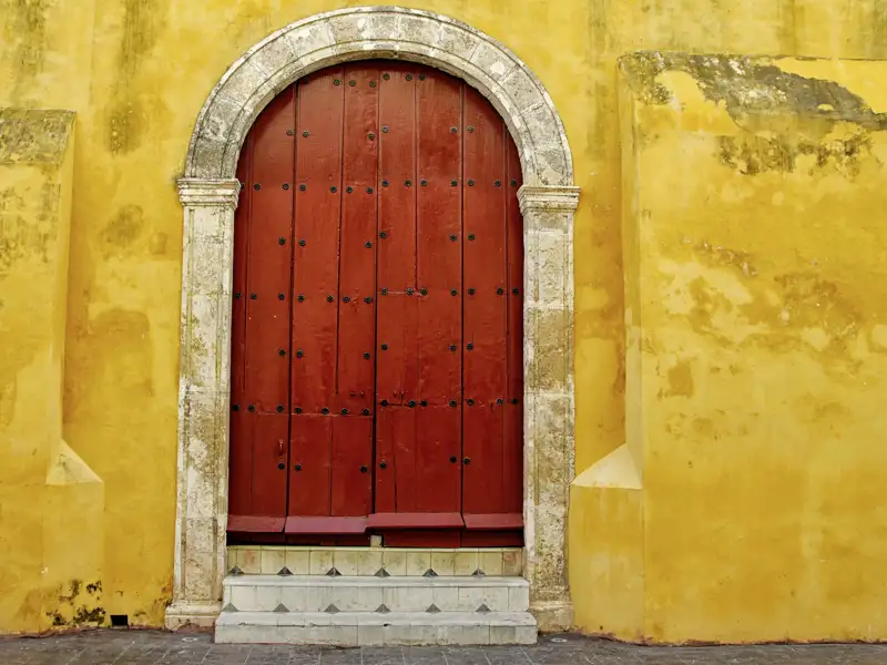 Auf Ihrer individuellen Reise durch Mexiko entdecken Sie auch die koloniale Architektur der Städte Valladolid, Mérida und Campeche, in denen Kolonialgeschichte und architektonisches Erbe lebendig werden.