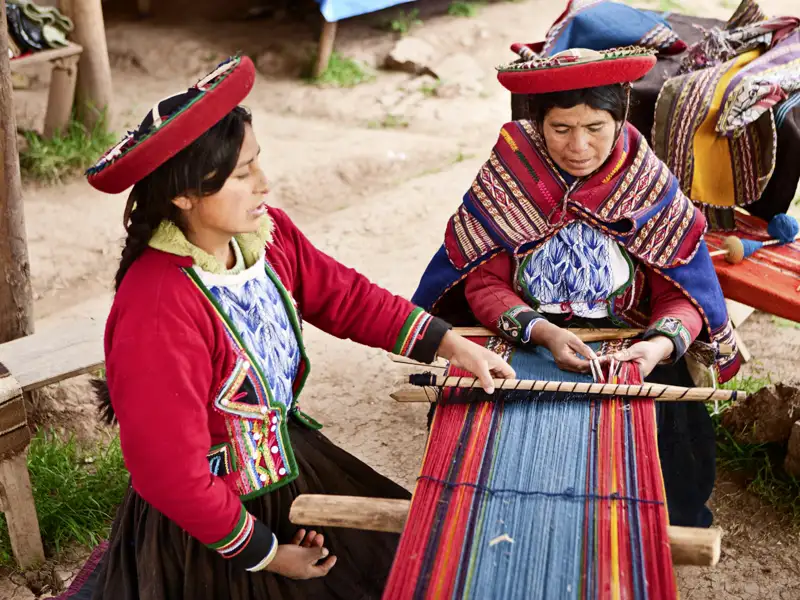 Auf Ihrer Marco Polo Reise durch Peru besuchen Sie ein Andendorf und lernen die traditionellen Techniken der Inkazeit kennen.