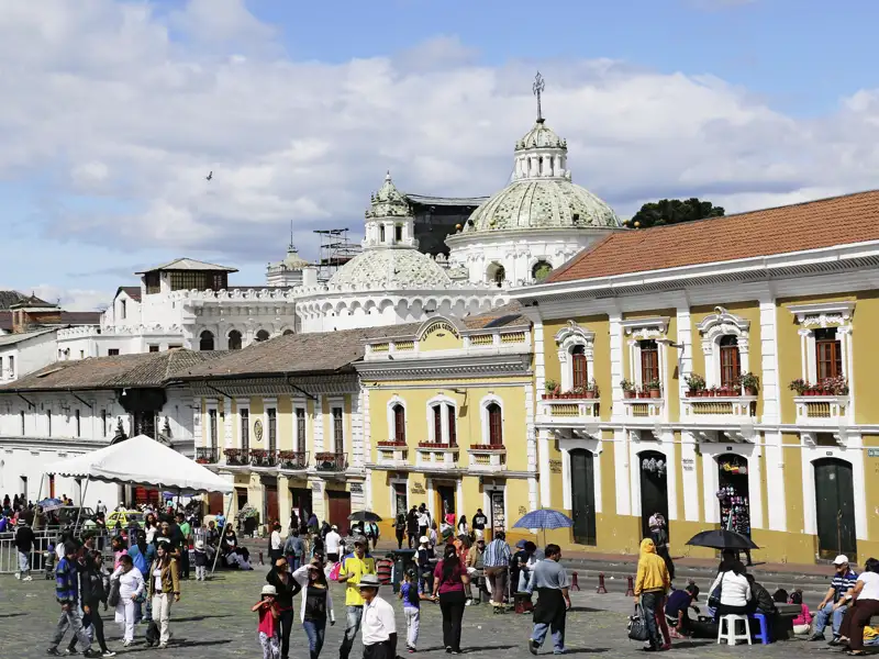 Zum Auftakt Ihrer individuellen Rundreise durch Ecuador erkunden Sie die Hauptstadt Quito mit ihren Kirchen und Klöstern.