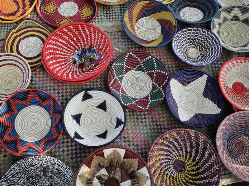 Auf der Marco Polo Individualreise nach Uganda mit Gorilla-Tracking gibt es nicht nur viel Natur zu bestaunen, auch der bunten Kultur des Landes kommen Sie näher.