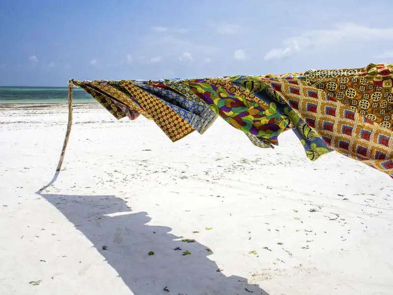 Zum Finale Ihrer individuellen Rundreise durch Kenia verbringen Sie drei Tage am Traumstrand von Diani Beach.