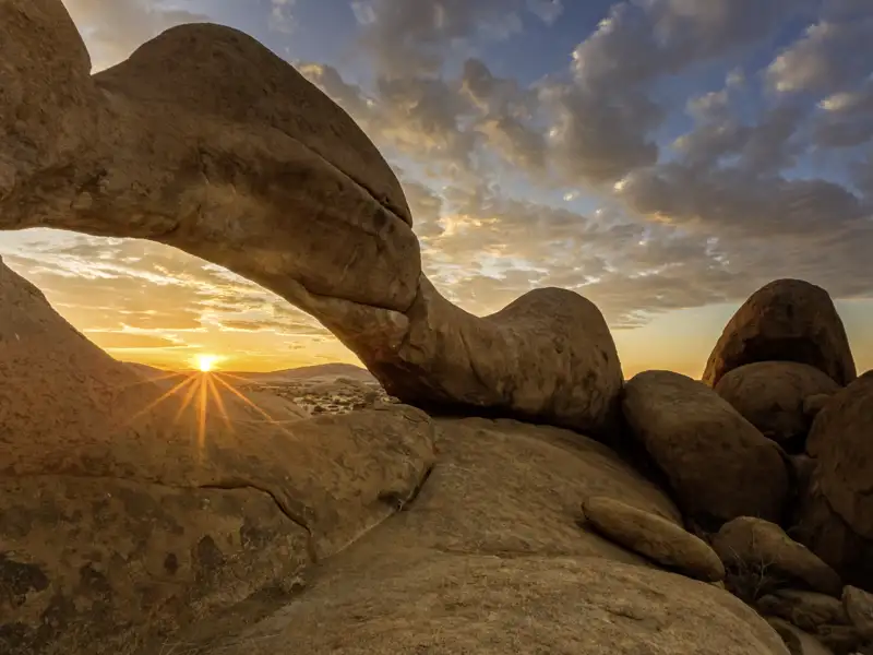 Wildromantische Sonnenuntergänge erwarten Sie auf der Reise durch Namibia.