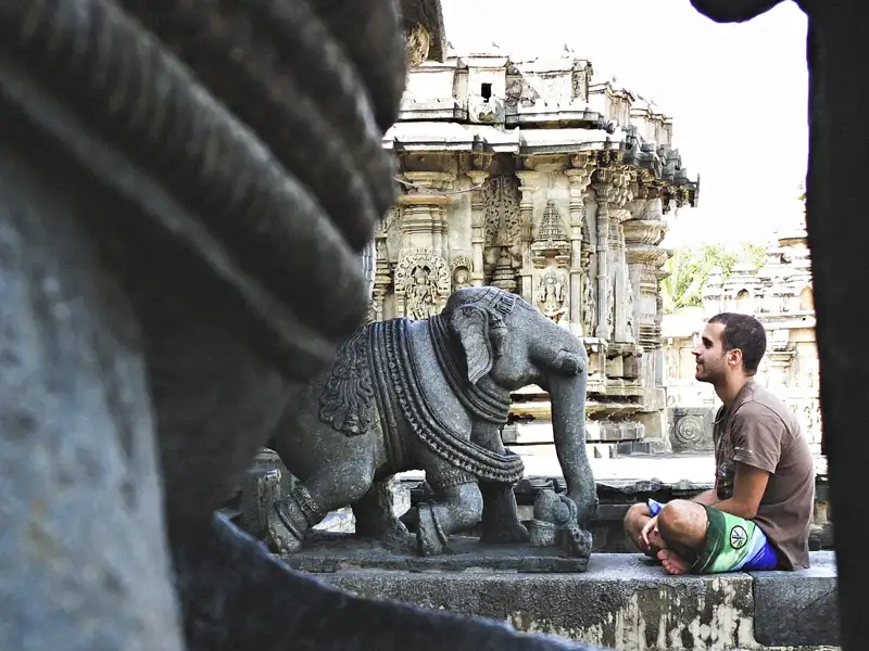 In der alten Königsstadt Hampi, eine Station auf Ihrer individuellen Rundreise durch Zentralindien, befinden sich noch zahlreiche Tempel aus der Blütezeit der Stadt.