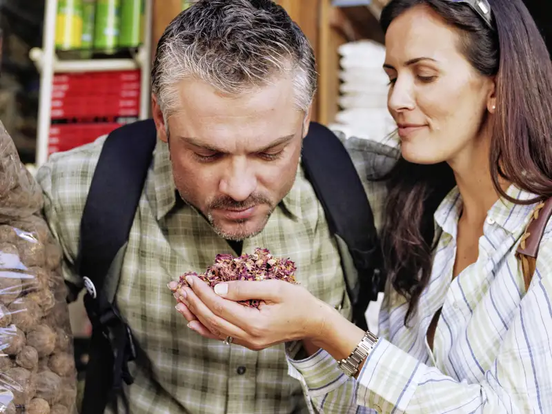 Auf Ihrer Rundreise nach Jordanien ist auch Zeit, über den Basar zu bummeln und um Gewürze zu feilschen.