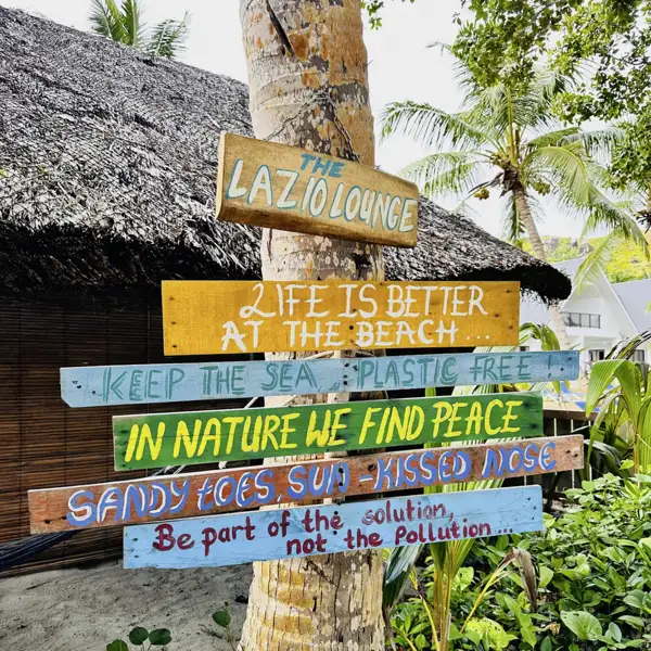 Auf Ihrer individuellen Seychellenreise erwarten Sie Natur und Entspannung pur am traumhaften Strand von Anse Lazio.