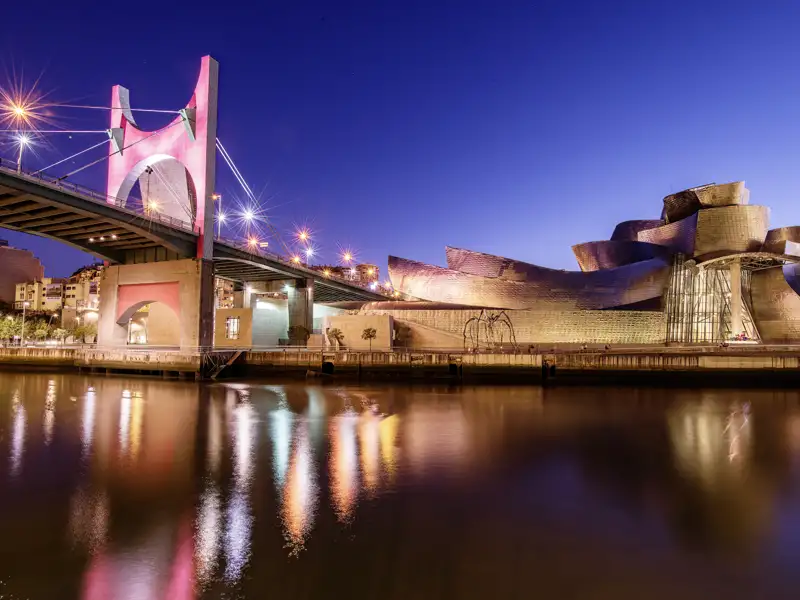 Bei Ihrer Reise durch Spanien besuchen wir auch das moderne Guggenheim-Museum.
