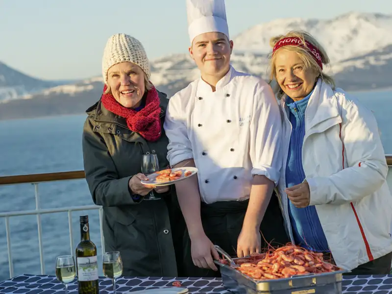 Bei Ihrer Reise genießen Sie köstlichen Fisch und Meeresfrüchte an Bord Ihres Schiffes